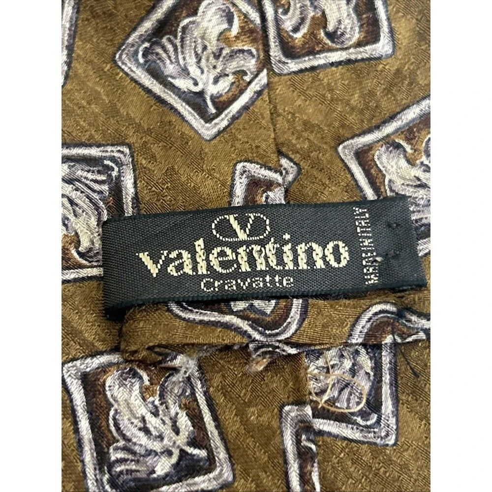 Vintage 90s Valentino Cravatte Silk Tie Mens Brown Pattern Made in Italy 4X58